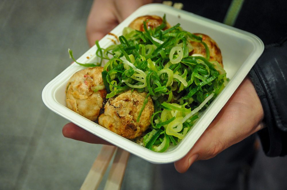 foods to eat in Japan | Takoyaki 2