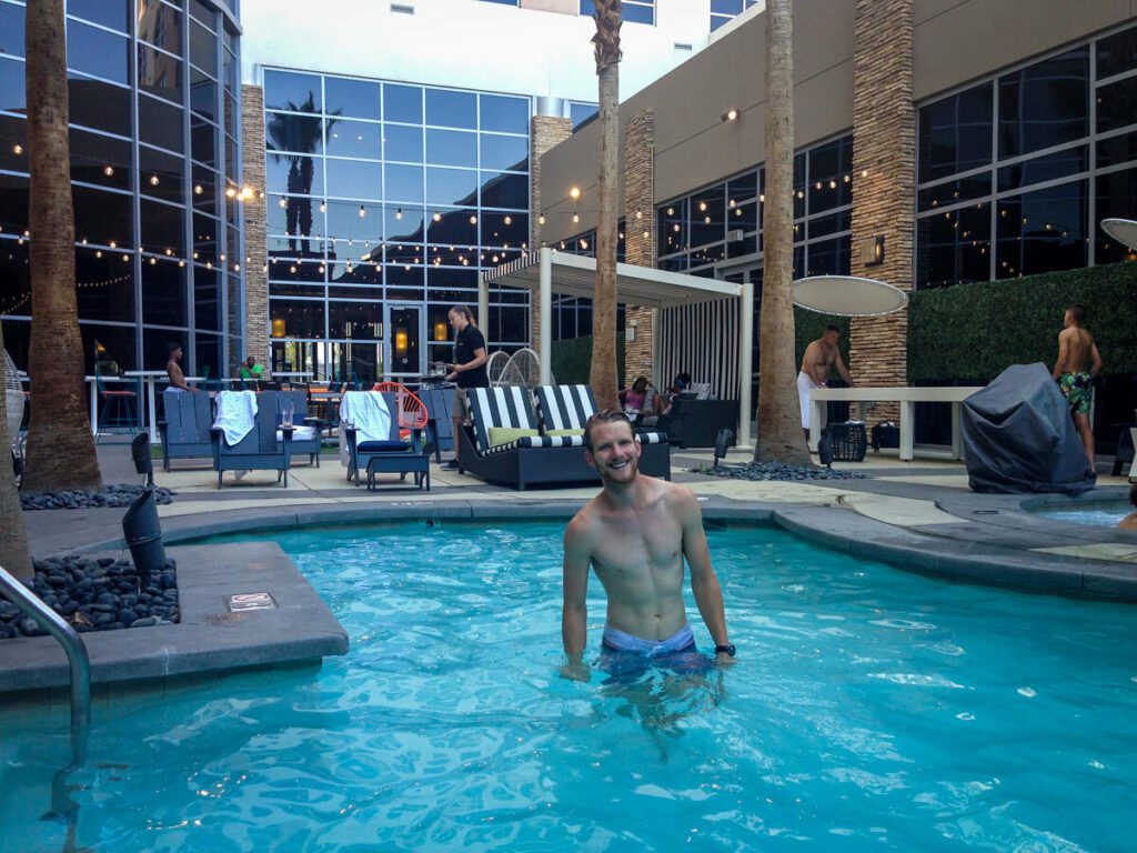 Las Vegas pool