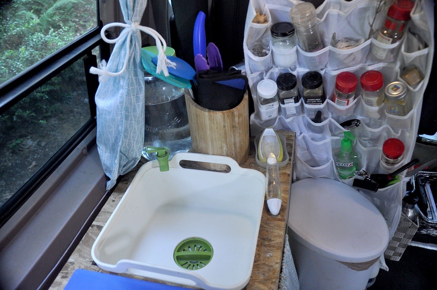 Cheap and easy DIY Campervan conversion