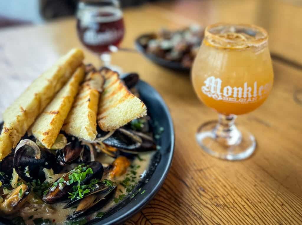 Monkless Bend Restaurants mussels pot