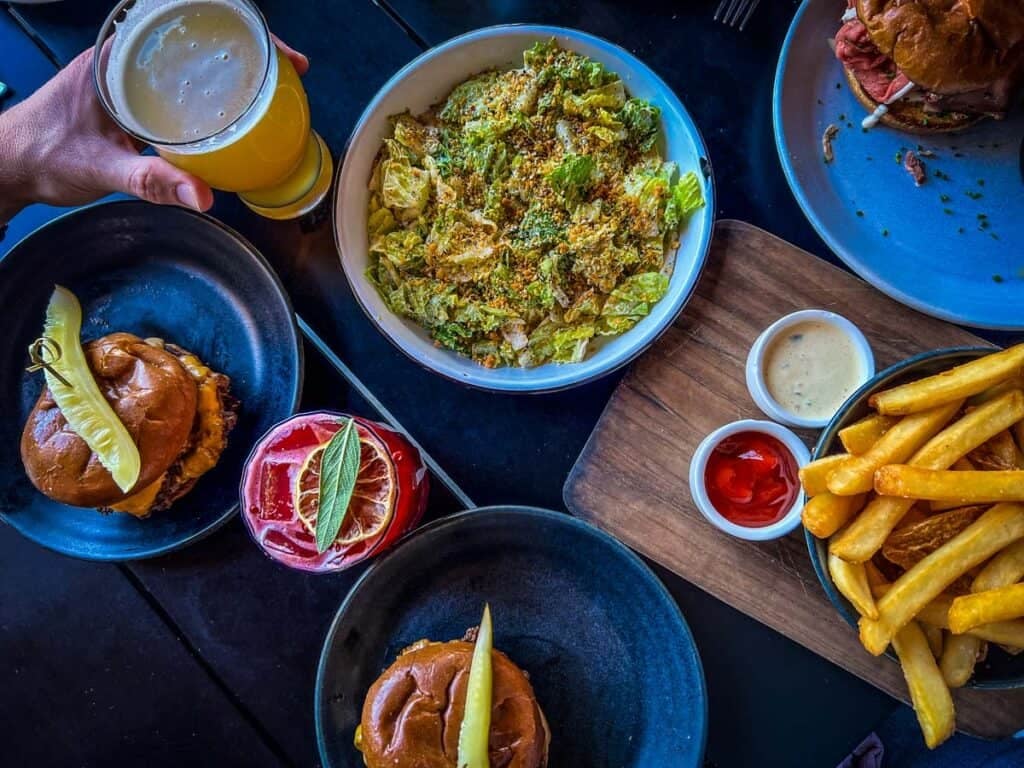 Hawkeye & Huckleberry Bend Oregon Restaurants