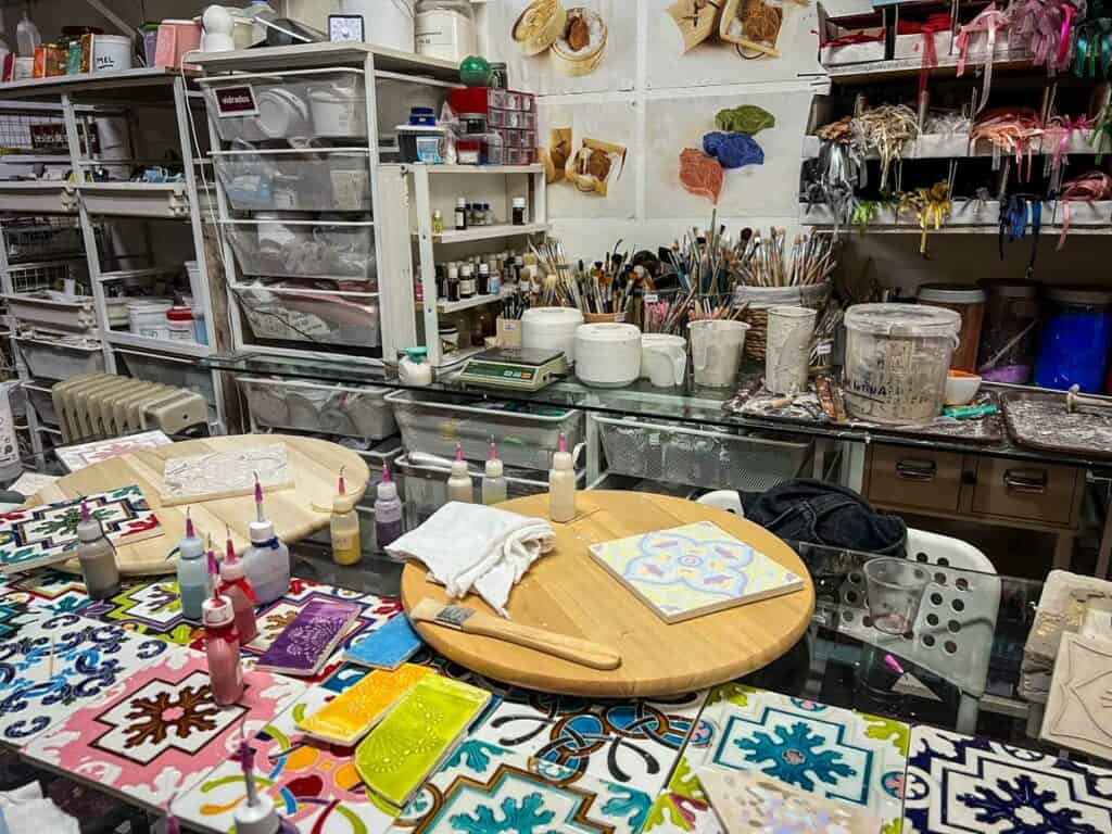 Tile painting in class Porto, Portugal