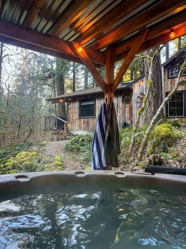Hot tub at Wy-east Cozy Cedar Cabin Oregon