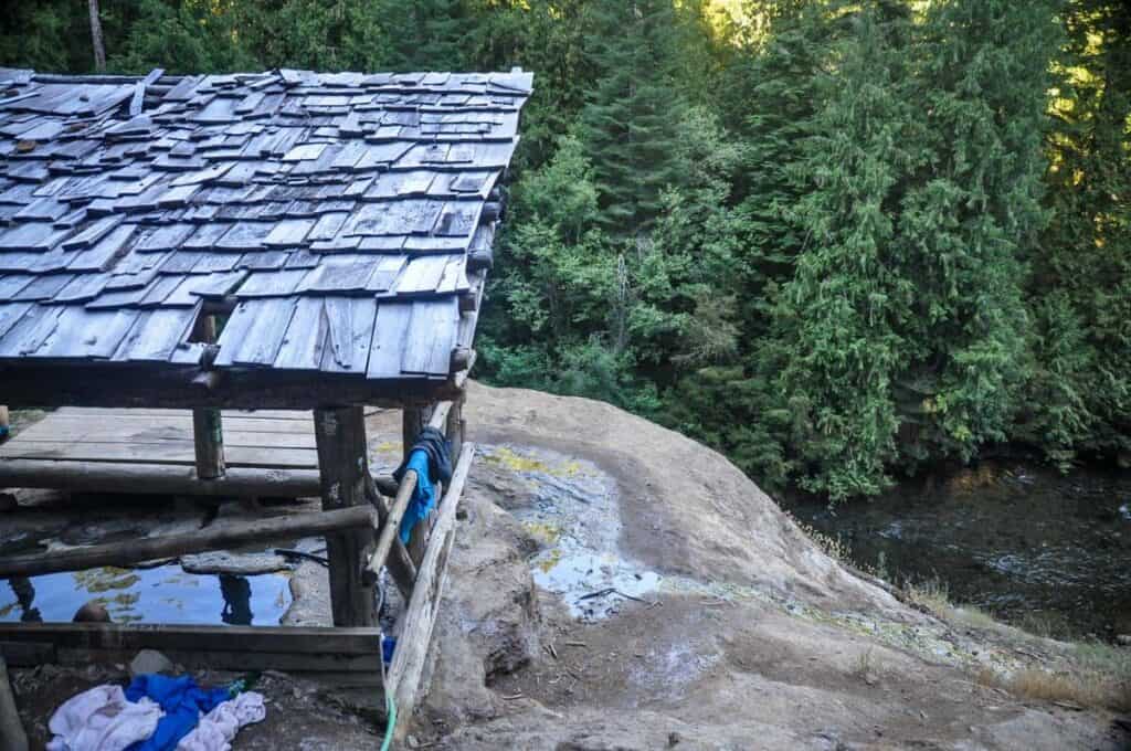 Umpqua Hot Springs top pool shelter