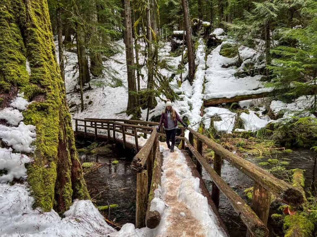 Hiking to Tamolitch Blue Pool Oregon